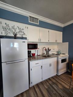 Sunset Beach Suite 8! Across from Beach Access & Pet Friendly! Enjoy Fall Promo for Mondays & Thursdays! - 4