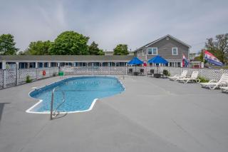 Jonathan Edwards Motel - 1