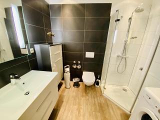 Berringer, Backbord, direkt an der Promenade - Warnemünde - 2