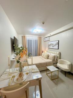 The Cozy Clouds Staycation - Suba - 6