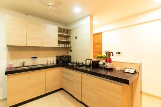 Cozy, Upscale 1 bhk Apt near BKC - 3