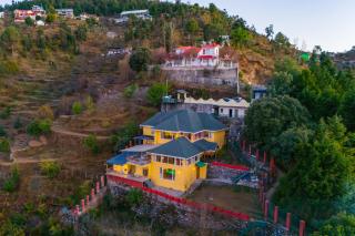 ELIVAAS Silverstone 6 BHK villa with Garden & Gaming Zone - 0