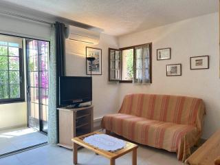 Charmant T2 climatisé, 4 pers, terrasse sud, proche plage, parking, ménage inclus - FR-1-251-415 - Le Lavandou - 2