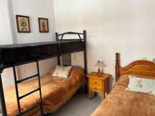 Beachside Two-Bedroom Apartment - Guardamar del Segura - 4