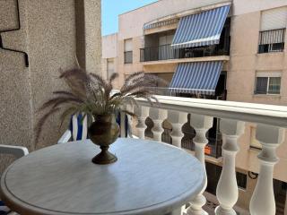 Beachside Two-Bedroom Apartment - Guardamar del Segura - 7