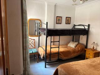 Beachside Two-Bedroom Apartment - Guardamar del Segura - 5