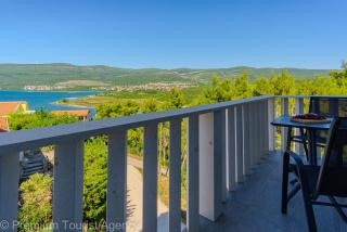 Panoramic Forest Retreat with Pool and Seaview - Donji Karin - 6