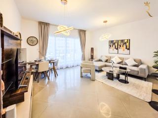 Luxxury 1BR Escape Pool Gym Parking Al Reef - Abu Dhabi - 0