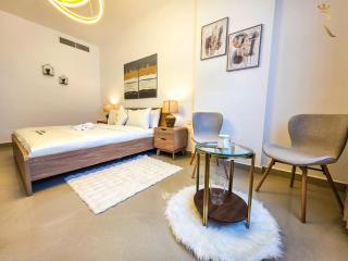 Luxxury 1BR Escape Pool Gym Parking Al Reef - Abu Dhabi - 4