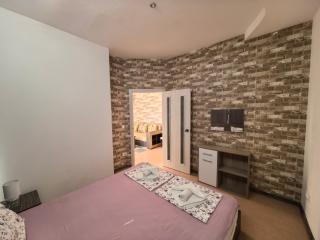 Rose Garden Omax Apartments - 4