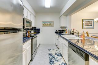 1st-Floor Condo, 2 Blocks to Coligny Beach Park - Hilton Head Island - 3