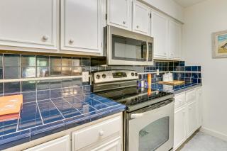 1st-Floor Condo, 2 Blocks to Coligny Beach Park - Hilton Head Island - 2