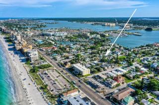 Park Shore Suite 7! Steps to Madeira Beach Access! - St. Pete Beach - 4