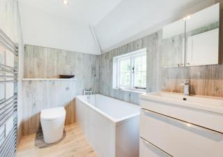 Beautifully converted Hayloft sleeping 4 - 5 miles to beach - Dilham - 1