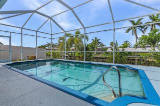 Canal Views, Gulf Access, Heated Saltwater Pool, Bikes - Coastal Serenity - Roelens - Cape Coral - 8
