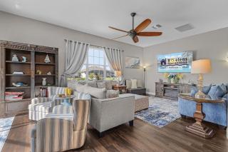 Canal Views, Gulf Access, Heated Saltwater Pool, Bikes - Coastal Serenity - Roelens - 2
