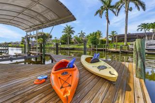 Canal Views, Gulf Access, Heated Saltwater Pool, Bikes - Coastal Serenity - Roelens - Cape Coral - 1