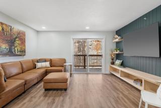 Vineyards Stonewall Escape - Sleek Modern Retreat - Branson - 4