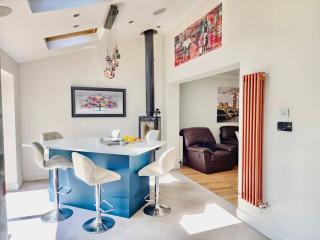 4BR Modern Bicester Villa, WIFI, Parking, Minutes walk to Bicester Village - Bicester - 9