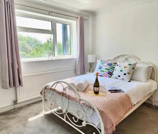 4BR Modern Bicester Villa, WIFI, Parking, Minutes walk to Bicester Village - Bicester - 7