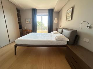 Luxury Designer Apartment with Terrace - 9