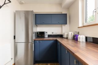 New! Cosy 2BR Apt with Balcony, 10 mins to Charing Cross - 3