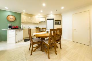 Two bedrooms Condo with Skytower View - Auckland - 1