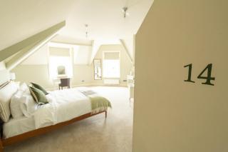 The Ox Pub & Rooms - Poole - 1