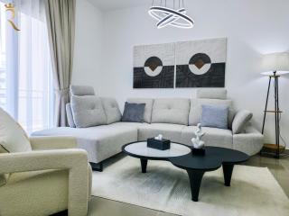 Modern Escape 1BR Home in Al Reef Downtown - Abu Dhabi - 3