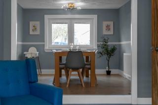 Free Parking - Central - Sleeps 8 - 3 Bedrooms - Livingston - 8