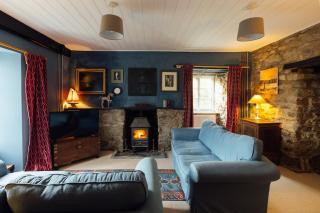 Farmhouse Charm with Modern Style in Pembrokeshire - Nolton - 0