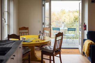Farmhouse Charm with Modern Style in Pembrokeshire - Nolton - 3