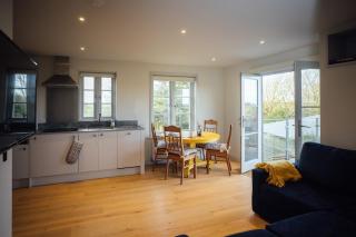 Farmhouse Charm with Modern Style in Pembrokeshire - Nolton - 2