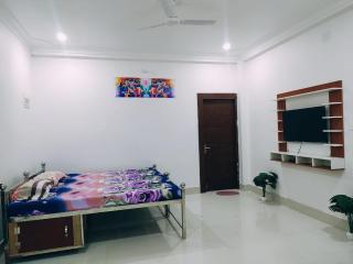 Anand Nivas Homestay - Deoghar - 1