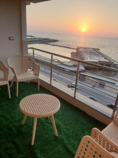 Luxurious 3-Bedroom Seafront Apartment in Elite Loran-Sanstefano Area - Alexandrië - 0