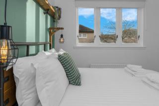 Free Parking - Central - Sleeps 6 - 2 Bedrooms - East Calder - 4