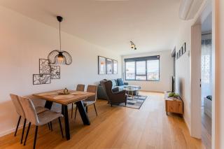 Flex SelfCheckIns 142 - Zagreb - Bedroom - Garage - Loggia - Zagreb - 3