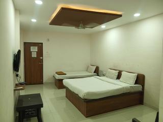 Hotel O Grand Executive - Chikalthān - 4