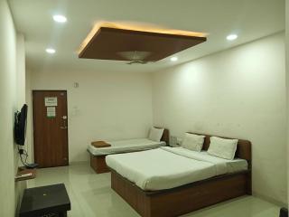 Hotel O Grand Executive - Chikalthān - 6