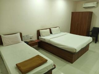 Hotel O Grand Executive - Chikalthān - 0