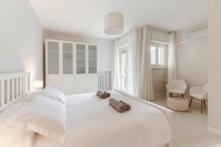 Cream Home - The House Of Travelers - 9