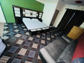 Awan Lodges - Murree - 2