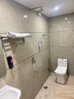 Hotel Mehak Palace - Noida Sector 62 - Noida - 6