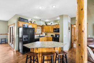 Royal Moose Lodge - A Grand Adventure for 20 - Branson - 2