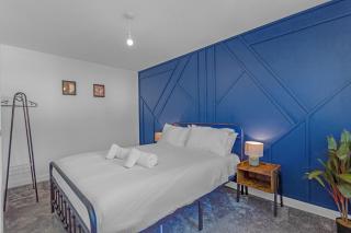 Free Parking - Central - Sleeps 6 - 2 Bedrooms - 7