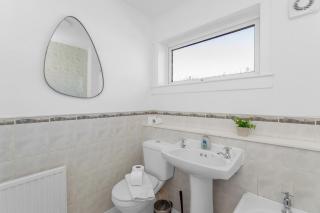 Free Parking - Central - Sleeps 6 - 2 Bedrooms - Livingston - 3