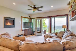 Sugarloaf House Scenic Getaway Near La Crosse! - - 0