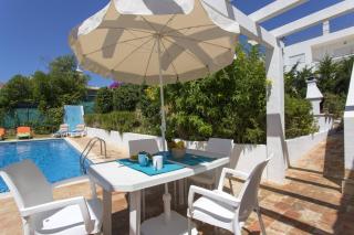 Villa Emilio Pequena by Villa Plus - 2