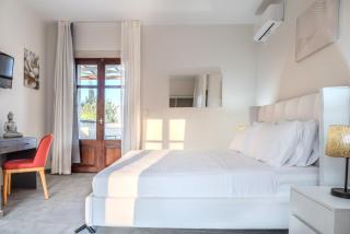 Sun-kissed Hilltop Villa, priv Pool, Scenic Views - Kástellos - 6