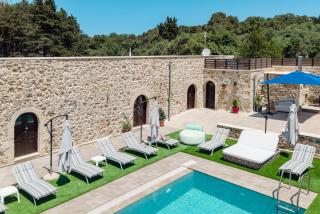 Sun-kissed Hilltop Villa, priv Pool, Scenic Views - Kástellos - 3